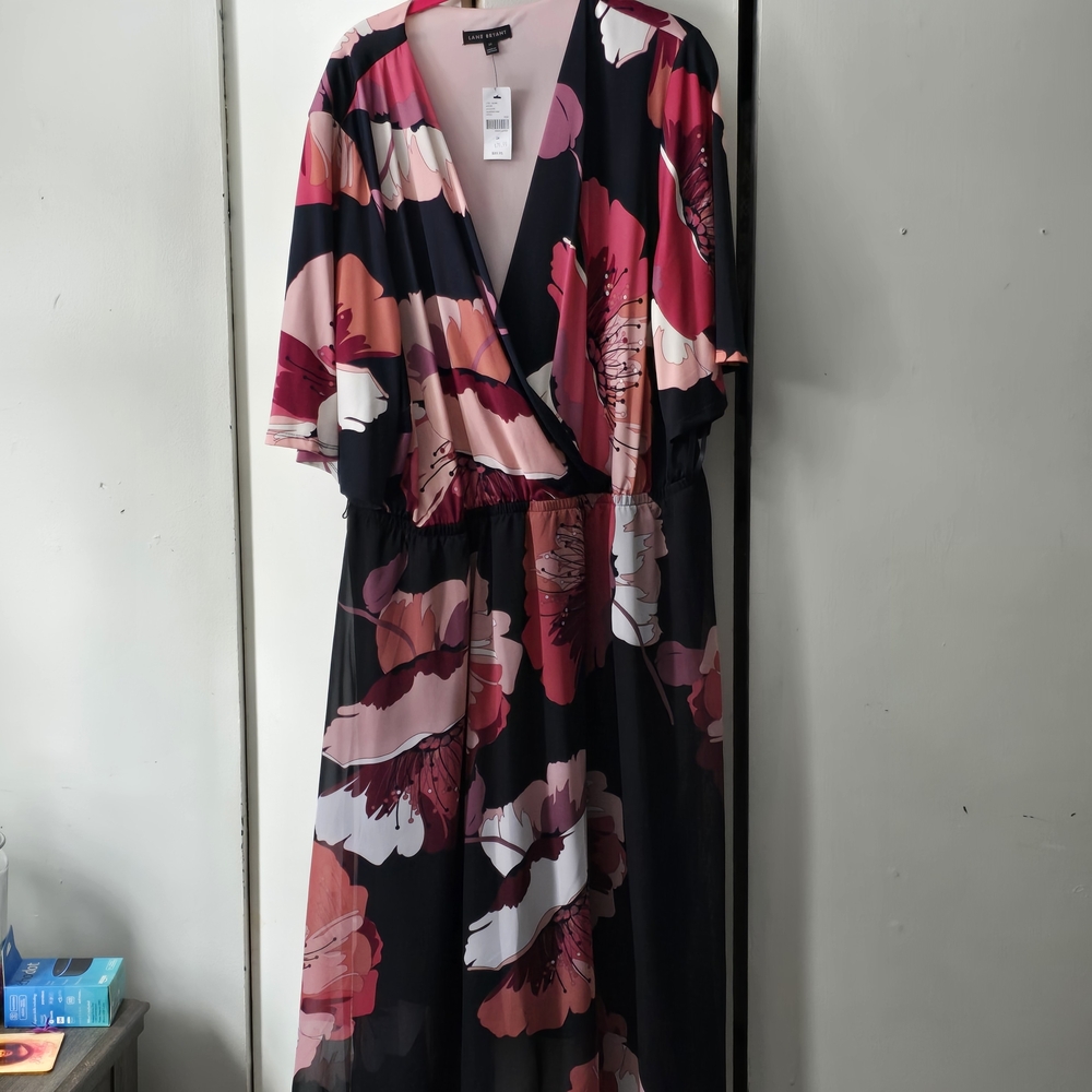 Plus Size Floral V-Neck Maxi Dress